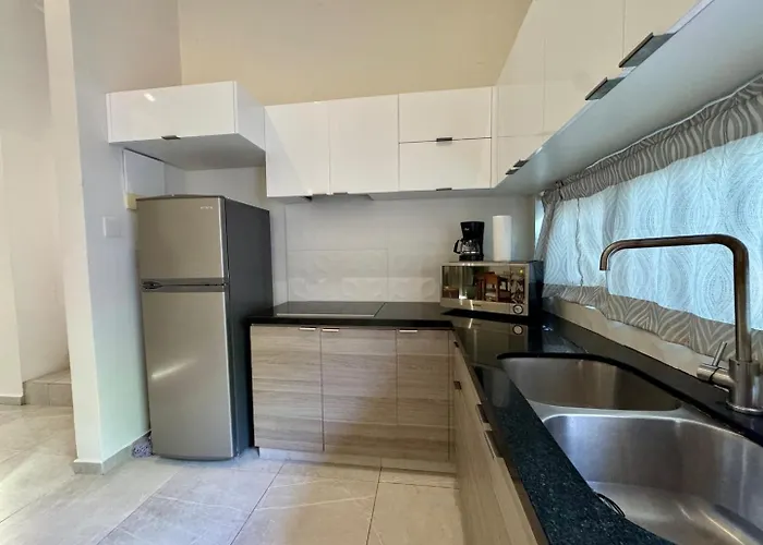 Ideal Area, Comfy Bed, 4 Blocks From 5th & Shops *
