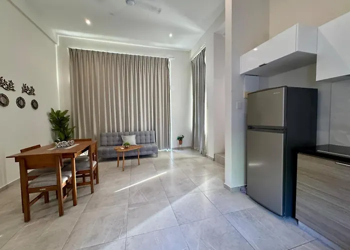 Ideal Area, Comfy Bed, 4 Blocks From 5th & Shops *